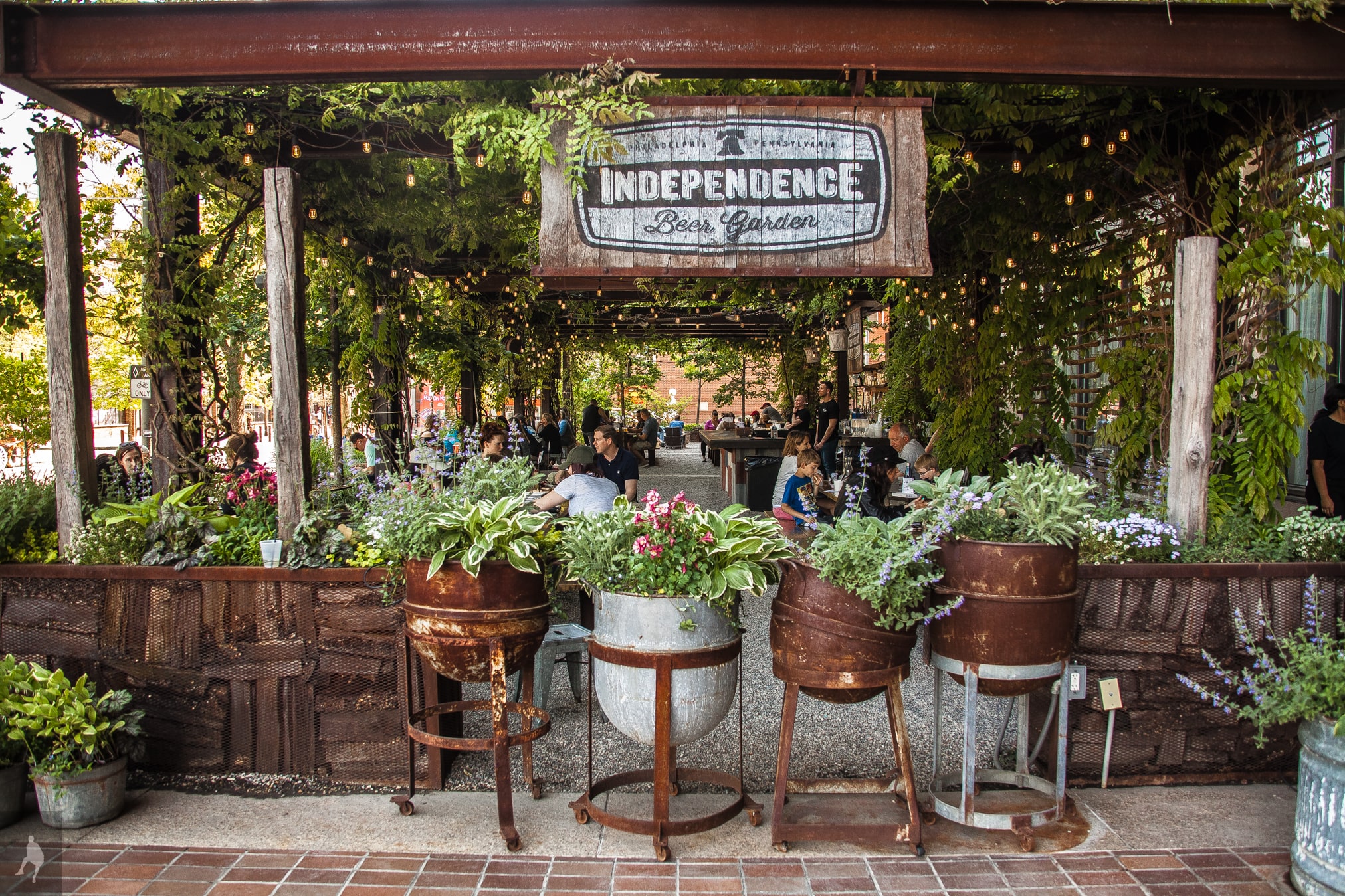 Philly S Best Outdoor Bars To Gear Up For Spring